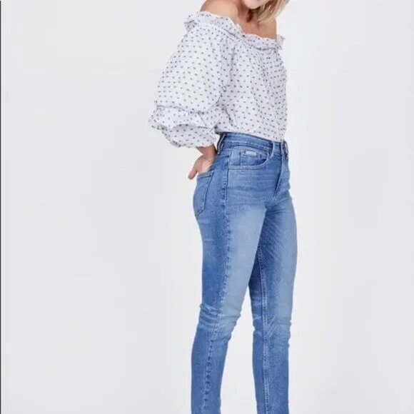 Olivia Culpo x Le Tote Off Shoulder Blouse - Picture 3 of 5